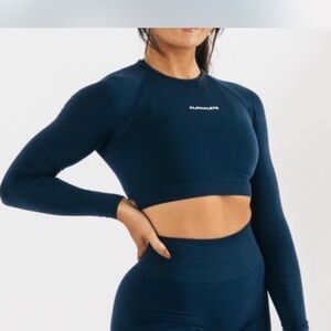 Alphalete Amplify Long Sleeve Crop Top